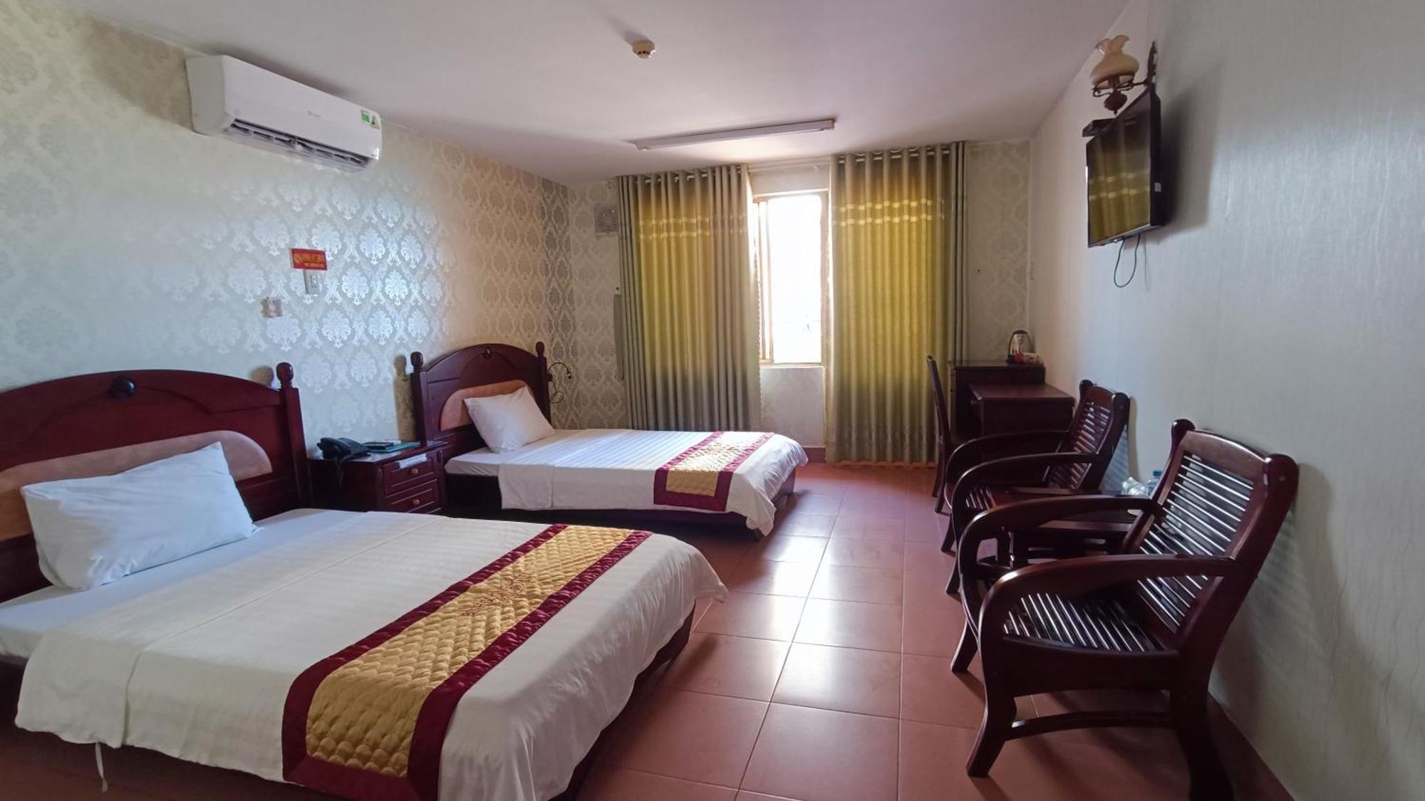Khach San Binh Duong Hotell Quy Nhon Exteriör bild