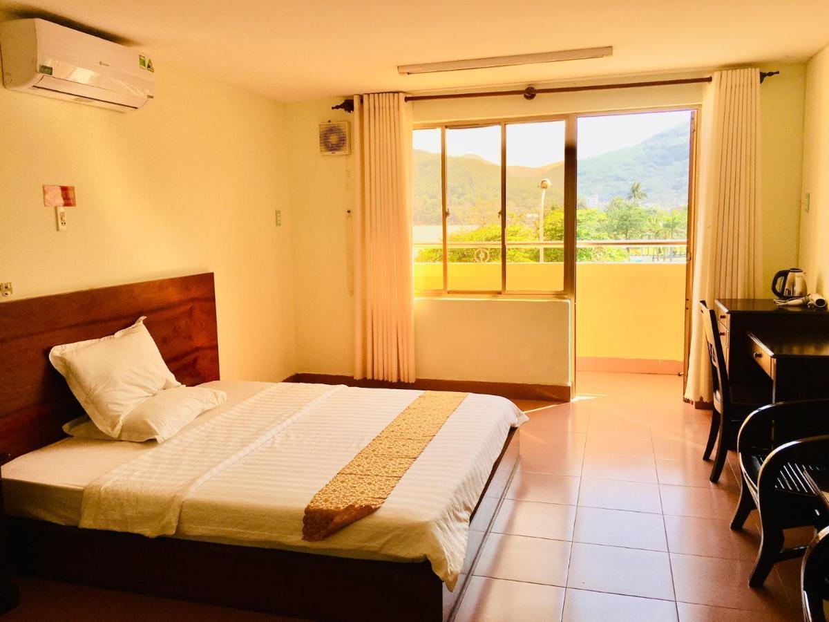 Khach San Binh Duong Hotell Quy Nhon Exteriör bild