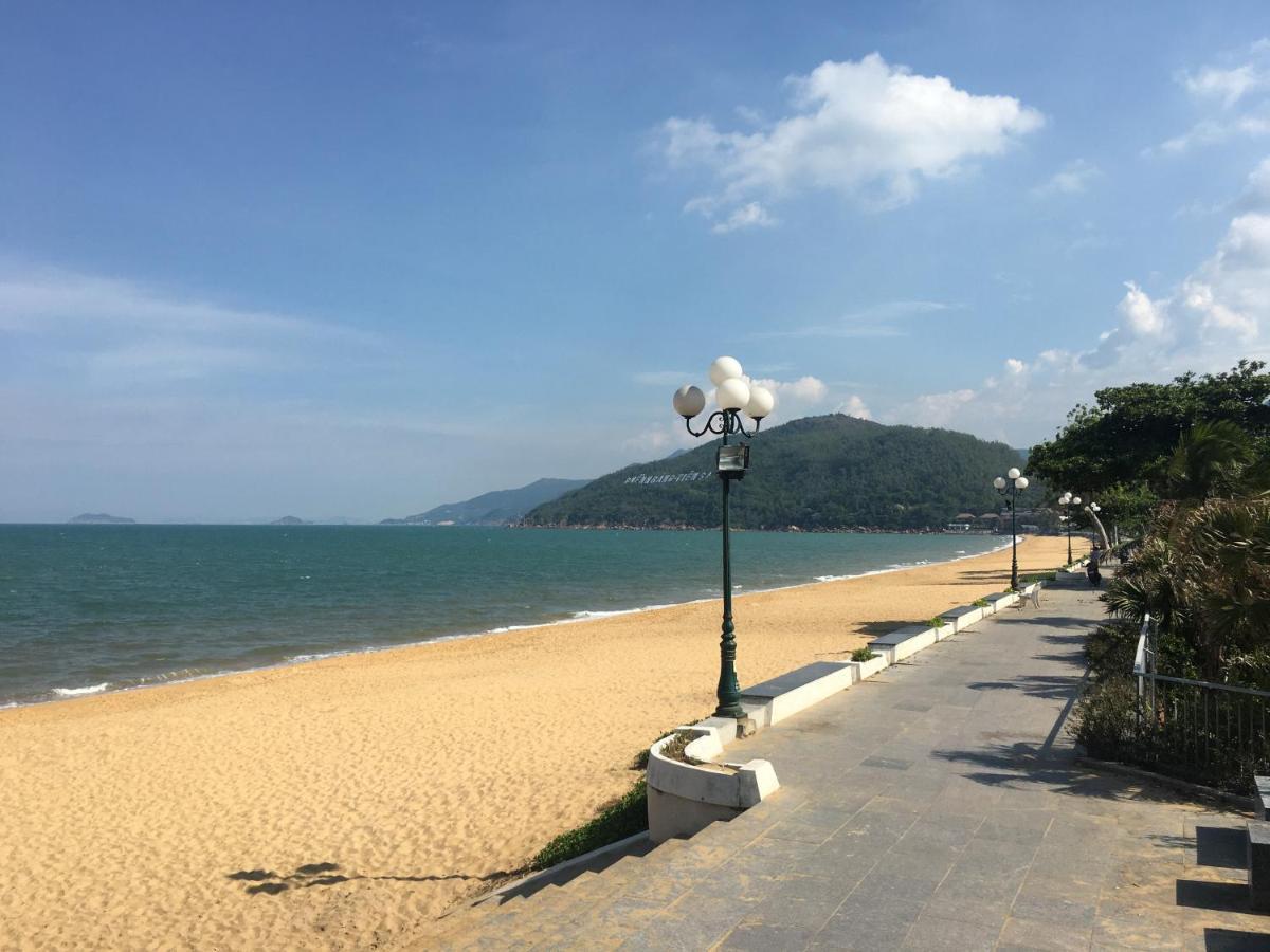 Khach San Binh Duong Hotell Quy Nhon Exteriör bild