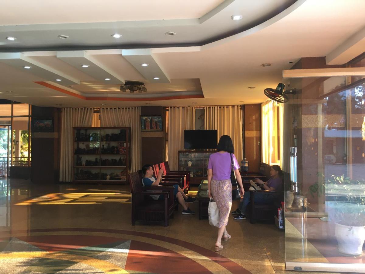 Khach San Binh Duong Hotell Quy Nhon Exteriör bild