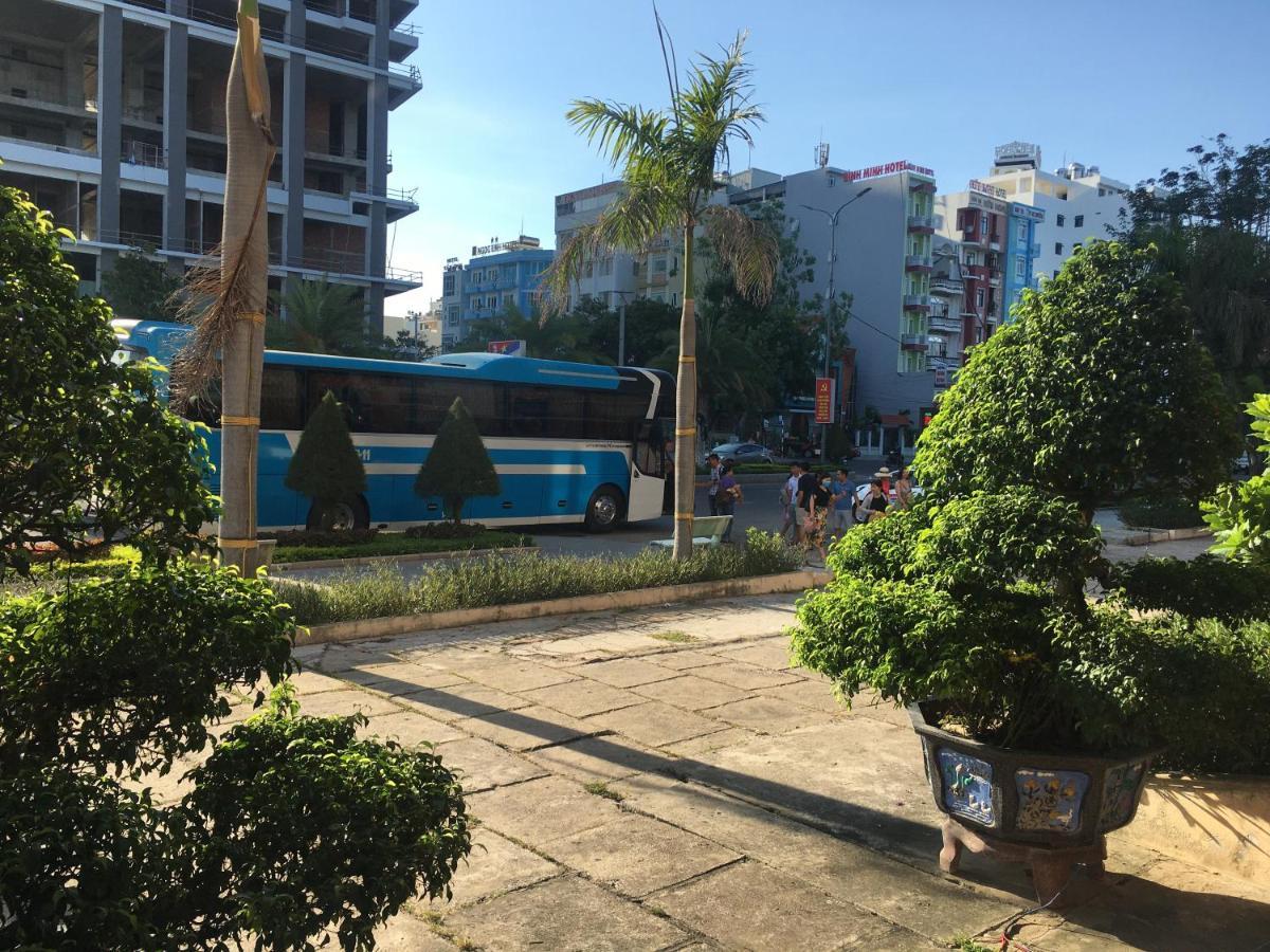 Khach San Binh Duong Hotell Quy Nhon Exteriör bild